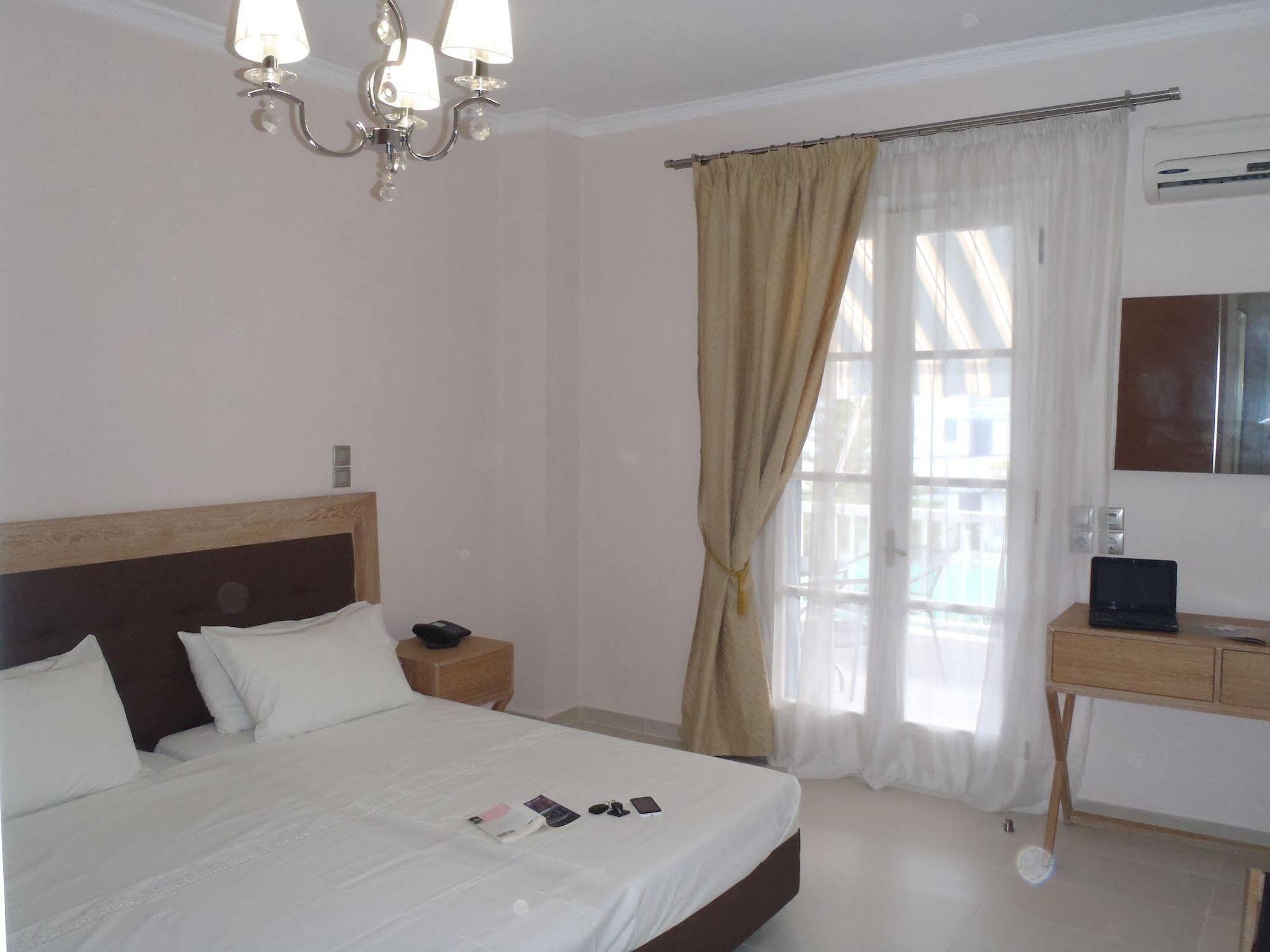 Ilioxenia Apartment Paralia Agias Foteinis Exterior photo